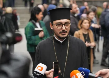 “წმინდა სინოდში დაპირისპირება არ არის” – დეკანოზი გიორგი