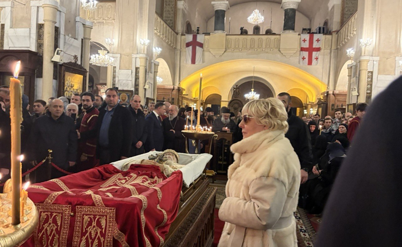 მიხეილ სააკაშვილის დედა, გიული ალასანია, პატრიარქ ილია მეორეს სამძიმარზე იმყოფებოდა