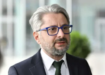 “უამრავ მორწმუნეს არ მისცეს შესაძლებლობა სამებაში მოხვედრის…ოკუპირებული იყო სამების ტაძარი ბიძინას და მისი პირადი გარემოცვის მიერ” – ნიკა გვარამია