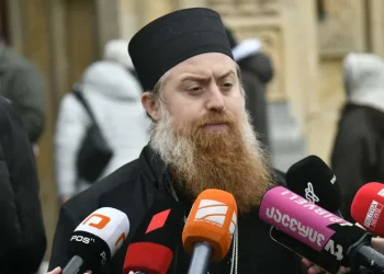 “კვირის მსახურება დაიწყება 09:00 საათზე, მეუფე შიო აღავლენს წირვას, მსოფლიოს პატრიარქს 12:00 საათისთვის ველოდებით და წესის აგებაში მიიღებს მონაწილეობას – ეს არის მისი გადაწყვეტილება” – არქიმანდრიტი იოვანე მჭედლიშვილი