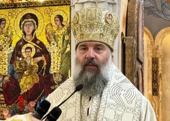 მეუფე შიომ სამების ტაძარში შეკრებილ მრევლს მიმართა