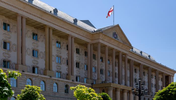 ნაფიცმა მსაჯულებმა, ქმრის მკვლელობის ბრალდებით დაკავებული „ტიკტოკერის“, 25 წლის თეკლა გერსამიას საქმეზე სასწრაფო დახმარების ექიმი დაკითხეს, რომელმაც აღწერა, რა სურათი დახვდათ ადგილზე მისულ მედიკოსებს