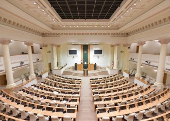 “ქართულმა ოცნებამ” გრანტების შესახებ კანონში გამკაცრებული ცვლილებები მესამე მოსმენით დაამტკიცა