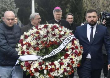 სამების საკათედრო ტაძარში, კათოლიკოს-პატრიარქის პანაშვიდზე ვატიკანის დელეგაცია მივიდა