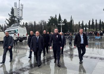 სამების ტაძარში გენერალური პროკურორი თანამშრომლებთან ერთად მივიდა