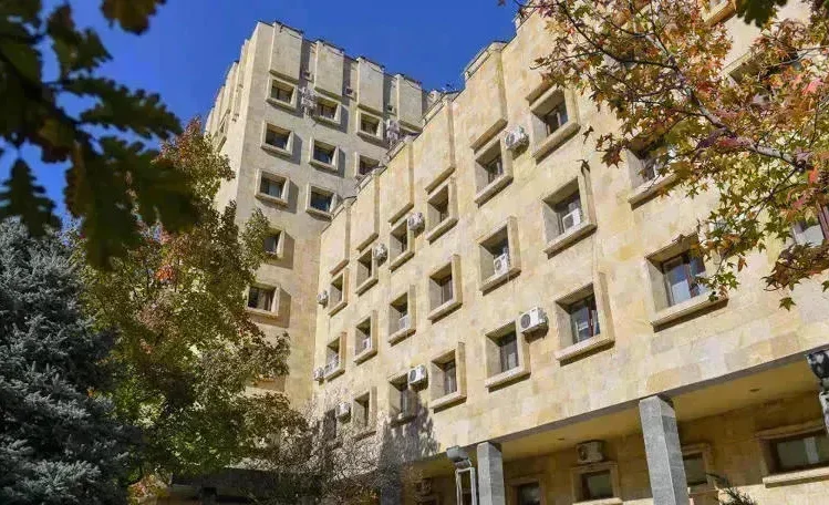 პროკურატურის მიერ წარდგენილი მტკიცებულებების საფუძველზე, თბილისის საქალაქო სასამართლომ განზრახ მკვლელობისათვის ბრალდებული დამნაშავედ ცნო