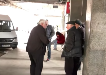 ორთაჭალაში მიკროავტობუსების მძღოლები გაიფიცნენ – პროტესტის მონაწილეები ახალ შეზღუდვას აპროტესტებენ