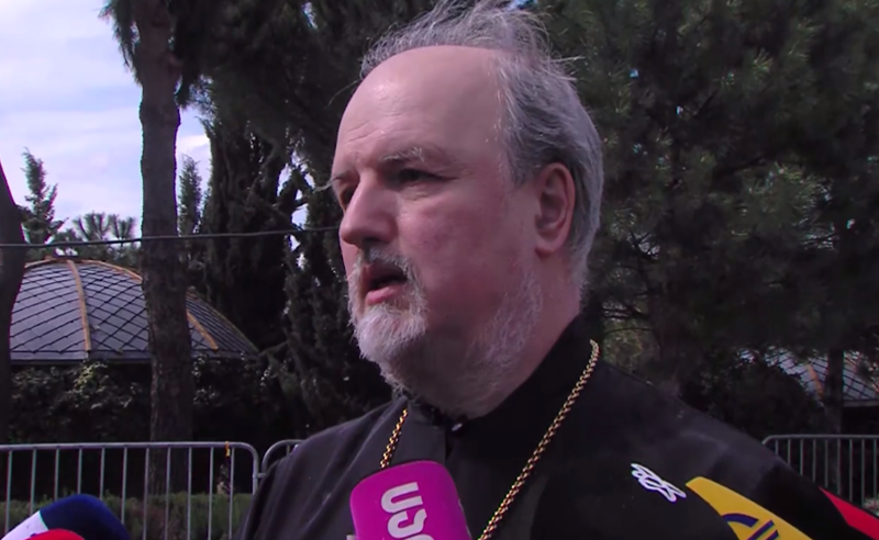 “ბელარუსიდან მოდის ბელარუსის ეგზარქოსი და ეს ხელმძღვანელია რუსეთის დელეგაციის.. ძალიან დიდი დელეგაციაა, 80 ადამიანი იქნება” – წმინდა გიორგის სახელობის ქართული ეკლესიის ხელმძღვანელი ბელარუსში