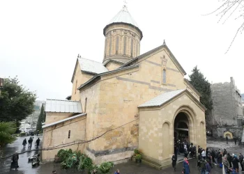 სიონის საპატრიარქო ტაძარში  ილია მეორის სულის მოსახსენიებელი პანაშვიდი მიმდინარეობს