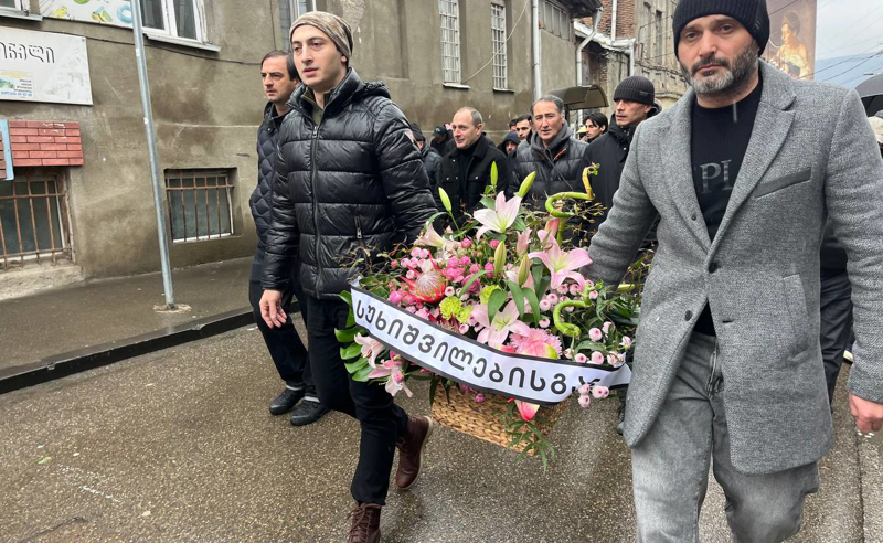 “სუხიშვილების” მოცეკვავეები პატრიარქს დაემშვიდობნენ