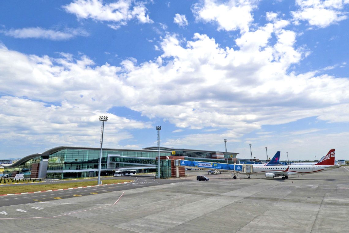 თბილისისა და ბათუმის აეროპორტებიდან 20-ზე მეტი რეისი გაუქმდა