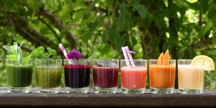 მეცნიერებმა დაასახელეს წვენი, რომელიც ორგანიზმს ცხიმიან საკვებთან გამკლავებაში ეხმარება