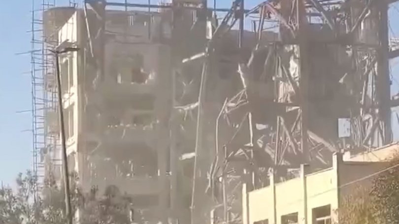 ისრაელმა დაარტყა შენობას, სადაც ირანის უმაღლესი საბჭოს წევრები ხამენეის მემკვიდრეს ირჩევდნენ – მედია