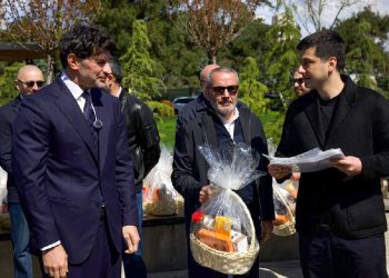 კახა კალაძემ საკუთრების დამადასტურებელი მოწმობები კიდევ 30 ოჯახს გადასცა