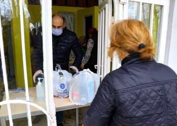 აღდგომის დღესასწაულთან დაკავშირებით, თბილისის მერია ტრადიციულ სასაჩუქრე კალათებს გასცემს