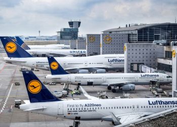 გერმანიაში ავიაკომპანია „ლუფთჰანზას“ თანამშრომლები ხელფასების გაზრდის მოთხოვნით გაიფიცნენ, გაუქმებულია ასობით რეისი