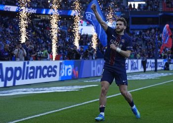 “ხვიჩა სეზონს მაღალ დონეზე ატარებს, დაცვაში დიდი მოცულობის სამუშაოს ასულებს” – ლუის ენრიკე