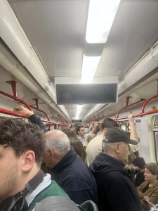 შეფერხება მეტროს პირველ ხაზზე - ამ დროისთვის მოძრაობა აღდგენილია