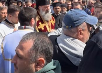 9 აპრილის მემორიალთან მეუფე შიო მივიდა