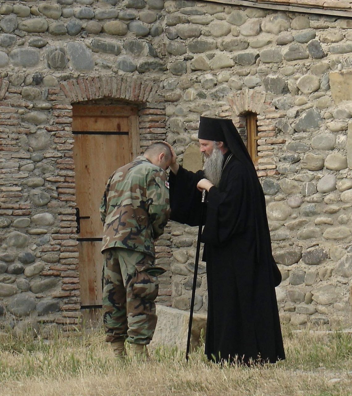 “იმათ იდარდონ ვინც გუშინ სინოდის სხდომაზე მეუფე ისაიას ღვაწლი და შრომა არ დაინახეს, თორემ ჩვენ მისი სახით უკვე გვყავს ყველაზე ძვირფასი მამა” – რას ამბობენ მეუფე ისაიაზე