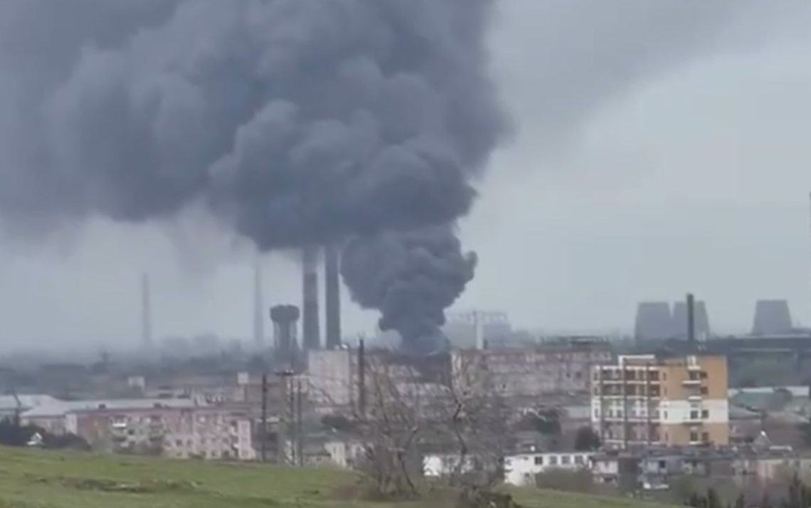 რუსთავში პლასტმასის საწყობში ხანძარია