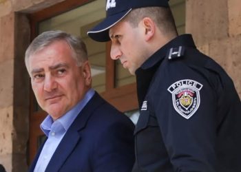 სომხეთში საარჩევნო ქრთამის მიცემისა და მიღების ბრალდებით სომხური წარმოშობის რუსი ოლიგარქის, სამველ კარაპეტიანის პარტიის 14 წევრი დააკავეს