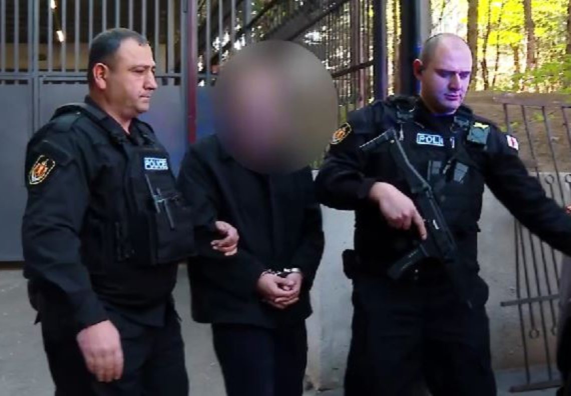 პოლიციამ ძალადობისა და მუქარის ბრალდებით ერთი პირი დააკავა