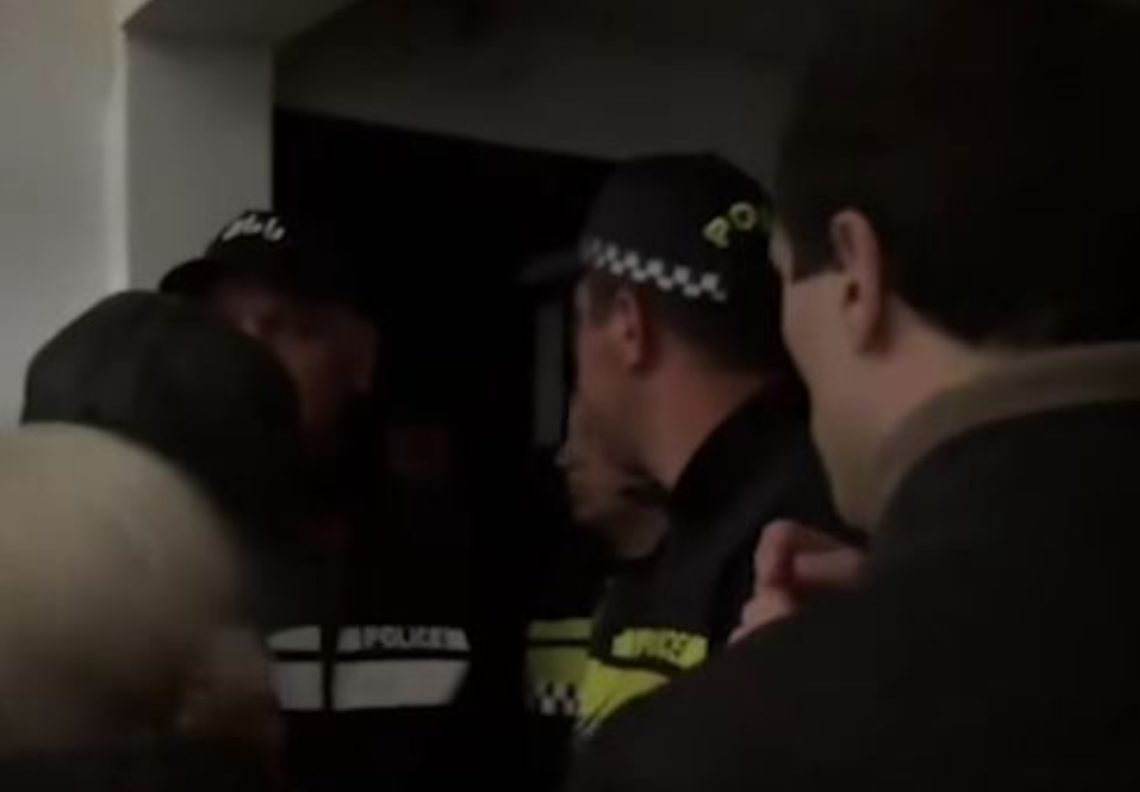 რა ხდება ამ წუთებში ბერი ნიკოლოზის სახლთან