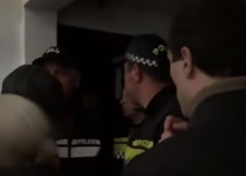 რა ხდება ამ წუთებში ბერი ნიკოლოზის სახლთან