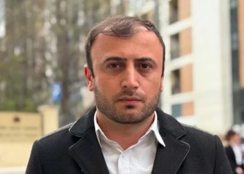 “ვიდეოში ნანა სანდერი საუბრობს მშვიდობიან აქციაზე და იმაზე, რომ მსხვერპლი არ უნდა იყოს – ეს არის დაცვის მხარის მტკიცებულება, რომ ძალადობის ორგანიზება კი არ სურდა, პირიქით, უნდოდა, აქცია მშვიდობიანად ჩატარებულიყო” – ნანა სანდერის ადვოკატი