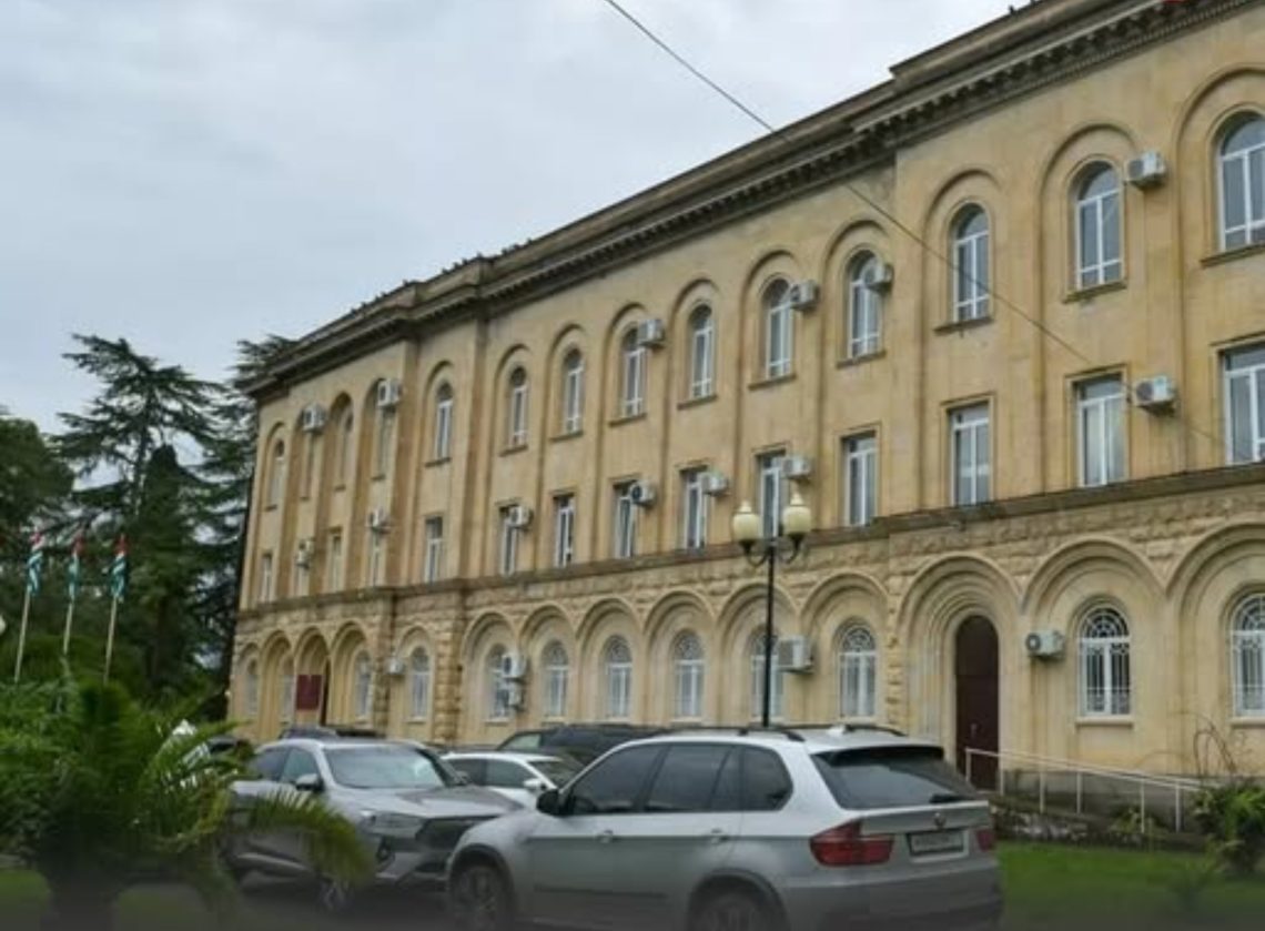 ოკუპირებულ აფხაზეთში ე.წ. პარლამენტმა რუსული სკოლის გახსნა დაამტკიცა, რომელიც რუსული სამხედრო ბაზის ტერიტორიაზე განთავსდება