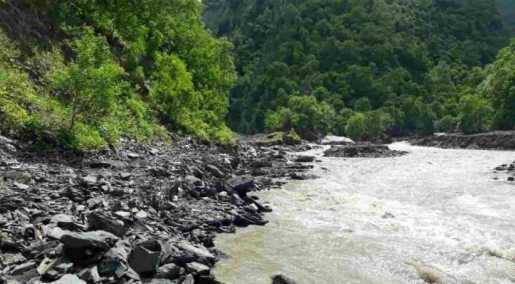 მდინარე ალაზნის ადიდების გამო, სოფელ ჰერეთისკართან მსუბუქი ავტოტრანსპორტის მოძრაობა აკრძალულია