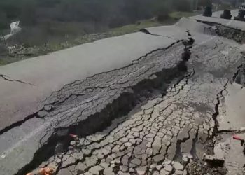 სოფელ საცხენისში მეწყერმა გზა წაიღო – რა ვიდეო ვრცელდება