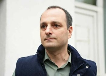 “წარმოუდგენელია, გქონდეს განზრახვა, ხელში ჩაიგდო პრეზიდენტის სასახლე და გდდ-ს თანამშრომლებთან დასაპირისპირებლად ხელცარიელი, ხელიხელგადახვეული მურთაზ ზოდელავასთან ერთად შეხვიდე” – ირაკლი ნადირაძის ადვოკატი