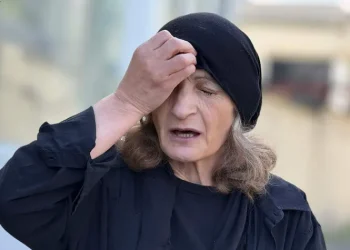 მოკლული მასწავლებლის, გიგა ავალიანის დედა მიმართვას ავრცელებს