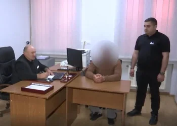 პოლიციამ ყოფილი მეუღლის მიმართ ჩადენილი სხვადასხვა დანაშაულისთვის ერთი პირი დააკავა