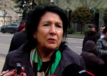 “ქართული ოცნება” საქართველოს და მის დამოუკიდებლობას ყიდის” – ზურაბიშვილი 9 აპრილის მემორიალთან