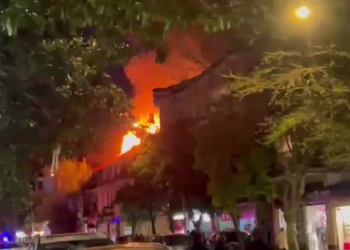 ბათუმში, გორგილაძის ქუჩაზე საცხოვრებელ სახლში ხანძარია – რა ხდება ამ წუთებში ადგილზე