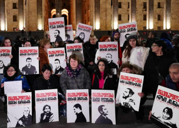 პროევროპულ აქციებზე დაკავებულების ოჯახის წევრებს არ სჯერათ, რომ “ქართული ოცნება” საპატრიარქოს თხოვნას გაითვალისწინებს