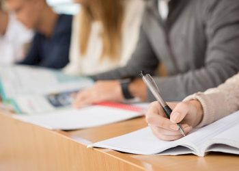 ახალი წესები პედაგოგებისთვის — მასწავლებლების ნაწილს შესაძლოა ხელფასი შეუმცირდეს