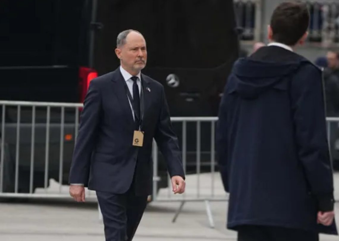 მაკა ბოჭორიშვილი პაველ ჰერჩინსკის ცერემონიების სასახლეში ხვდება