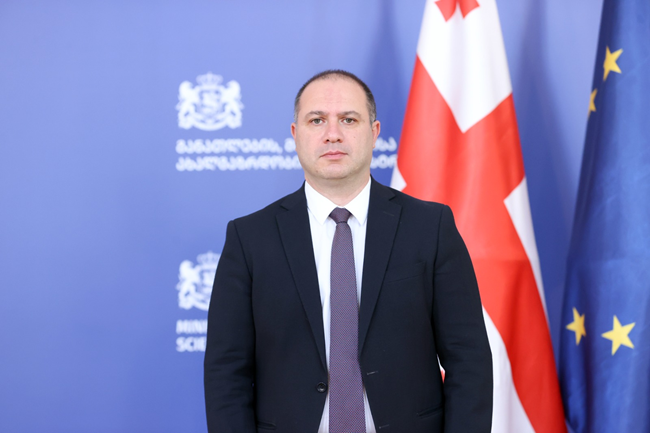 “პარლამენტს წარედგინება საკანონმდებლო ცვლილებები, რომელთა საფუძველზეც ათასობით ჩვენს მოქალაქეს მოუგვარდება 2010 წლამდე გაცემული დიპლომის აღიარებასთან დაკავშირებული პრობლემები” – გივი მიქანაძე