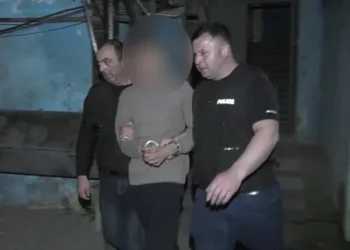 პოლიციამ დააკავა მამაკაცი, რომელმაც მარნეულში 21 წლის ბიჭს ყელის არეში ჭრილობა მიაყენა, რის შედეგადაც ის გარდაიცვალა