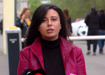 “თქვენ თვლით თუ არა თავს დამნაშავედ, ლევან ხაბეიშვილის დანაშაულში, რომელიც აწამეს, თქვენ ეს კადრები გქონდათ ნანახი და ხმა არ ამოგიღიათ” – მარიამ დოლიძის მიმართვა მდინარაძეს