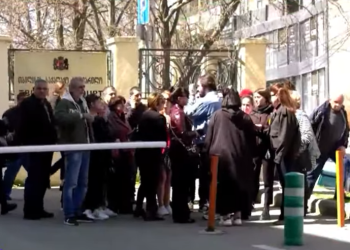 “დაგვიდგეს სახელმწიფო გვერდით!” – “სფერო ჰოლდინგის” დაზარალებულები აქციებს აანონსებენ