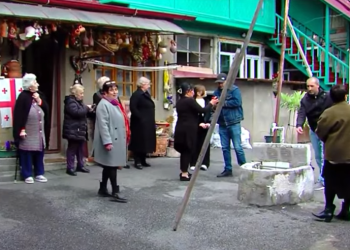 “ნანგრევებთან ერთად გაგვიტანენ” – აბანოთუბანში მოსახლეობა იძულებით გასახლებას აპროტესტებს