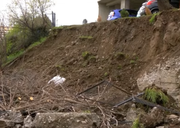 ვაშლიჯვარში საცხოვრებელი კორპუსის მიმდებარედ მიწა ჩამოიშალა – მოსახლეობა დახმარებას ითხოვს