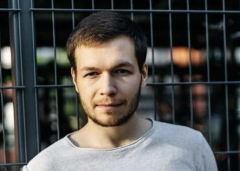 მინსკის აეროპორტში თბილისიდან დაბრუნებისთანავე დისიდენტი ბელარუსი ფოტოგრაფი დააკავეს