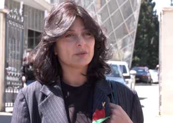 თამარ ფერაძის წინააღმდეგ მოსამართლემ სამართალწარმოება შეწყვიტა – სამოქალაქო აქტივისტი ამბობს, რომ პოლიციამ “სახლიდან გაიტაცა”