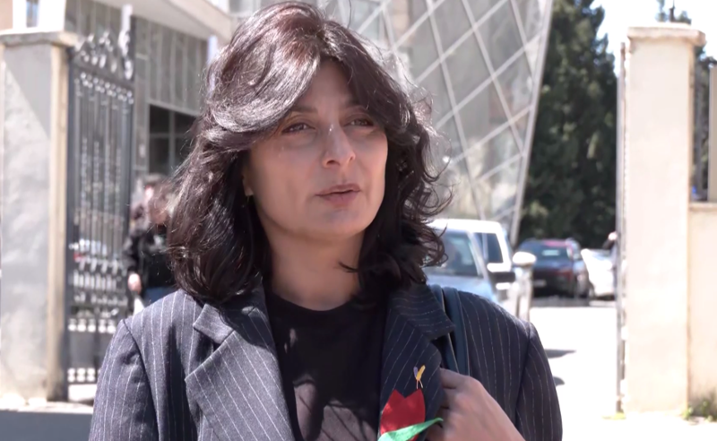 თამარ ფერაძის წინააღმდეგ მოსამართლემ სამართალწარმოება შეწყვიტა – სამოქალაქო აქტივისტი ამბობს, რომ პოლიციამ “სახლიდან გაიტაცა”